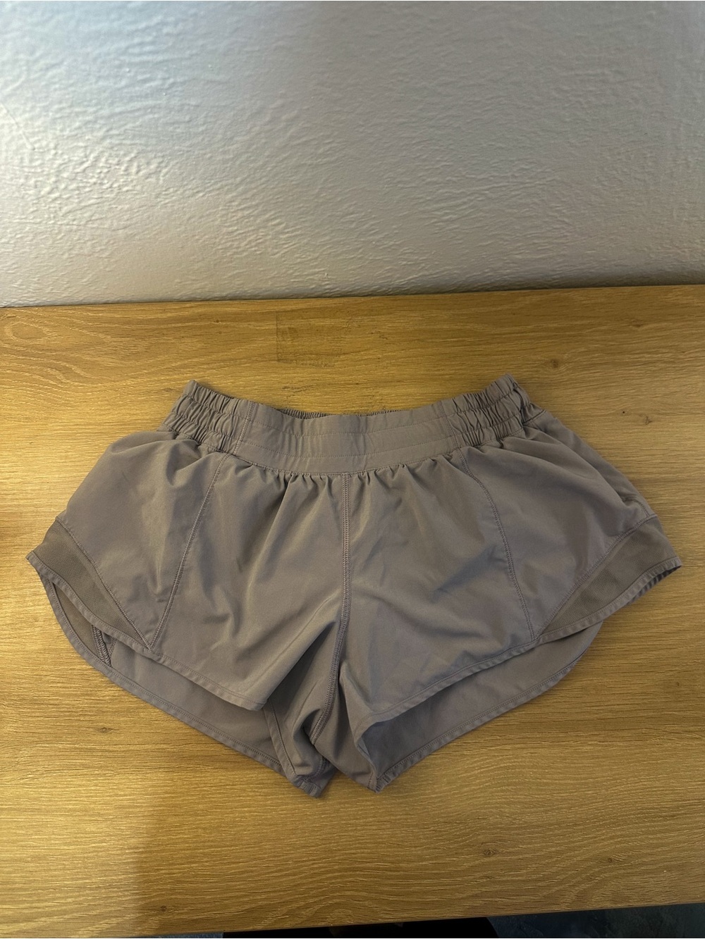 Lululemon Hotty Hot Short II 2.5” – Taupe/Purple – Size 8